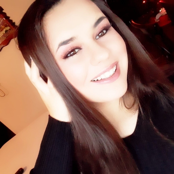 Meet your Posher, Leeanne - Picture 1 of 1